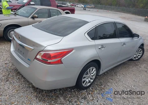 2013 Nissan Altima 2.5 S z USA, uszkodzony, nr VIN 1N4AL3AP3DC120359